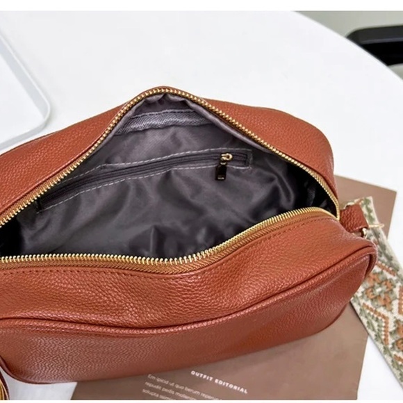 Cream Guitar Strap Purse - Picture 4 of 4